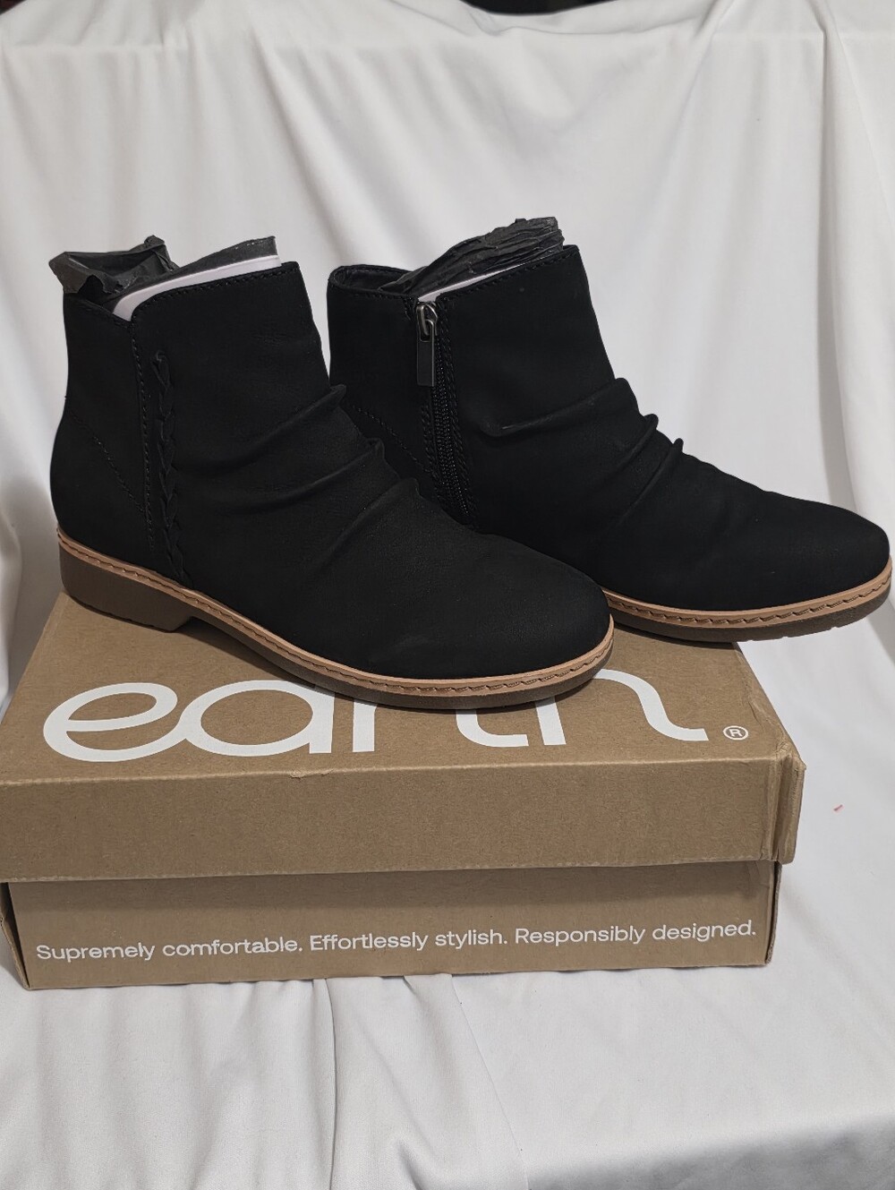 Earth Hilaree Water Repellent Round Toe Ruched Casual Booties Size 7M